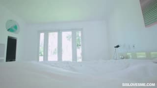 Irmã adotiva mais interessada em pênis do que em Jesus Irmã adotiva mais interessada em pênis do que em Jesus