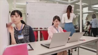 Asiáticas que adoram chupar rolas loucamente