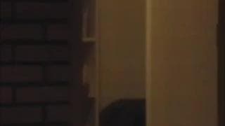 Esse psicopata espia todos os seus vizinhos! Esse psicopata espia todos os seus vizinhos!