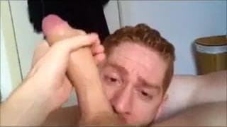 Boquete bem legal dá esse ruivo muito gay