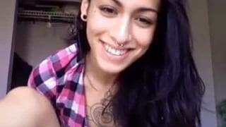Mulher com pau quente na frente da webcam Mulher com pau quente na frente da webcam