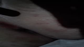 Enfiando bem grosso 4 dedos no meu rabinho