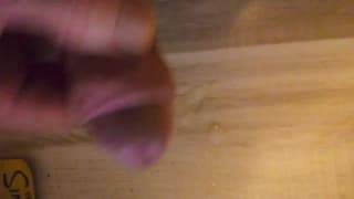 Um novo membro se masturba para você