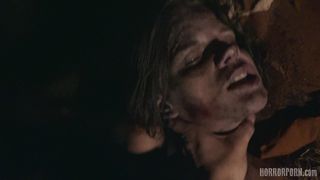 Transa com um zumbi em um porão misterioso