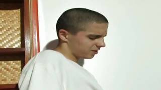 Dois rapazes bonitos vão transar estilo cachorrinho depois da felação! Dois rapazes bonitos vão transar estilo cachorrinho depois da felação!