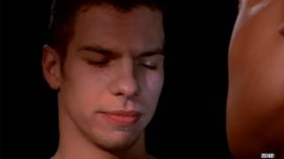 Para entrar no cluble ele terá de pagar boquete e ser sodomizado!