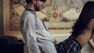 Ryan Madison cuida de uma TEEN dando a ela sexo hardcore