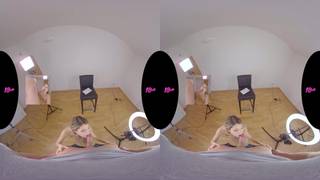 Loira rabuda e gostosa chupando e levando forte em pov na VR