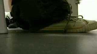 Isso é o que acontece nos banheiros públicos, mas ninguém lhe conta