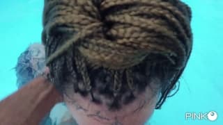 Ninfomaníaca tatuada no meio de uma intensa sessão de sexo Ninfomaníaca tatuada no meio de uma intensa sessão de sexo