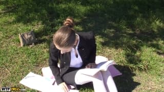 Stephanie Moon gosta de fuder ao ar livre Stephanie Moon gosta de fuder ao ar livre