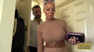 A garota britânica Brooke Jameson é fodida por Pascal