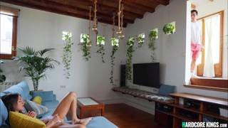 Morena magra fodida por um pau grande Morena magra fodida por um pau grande