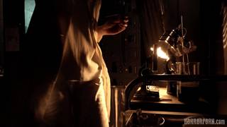 Monstro fode a buceta de uma cientista