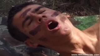 Victor está sempre feliz transando com Michael, Marc e Thomas Victor está sempre feliz transando com Michael, Marc e Thomas