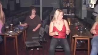 Todas essas putas selvagens querem pênis