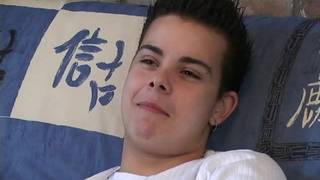 O cara novinho Fabien Dutroux se masturba em casa