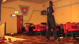 Essas vagabundas selvagens adoram ir a shows de striptease