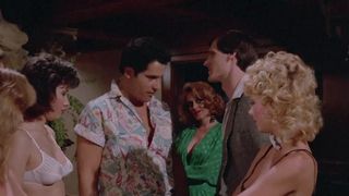 Uma competição de sexo oral com muitas garotas vintage