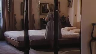 Loiras e morenas com casais pornôs retrô