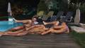 Dupla penetração extrema de gays na piscina