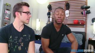 Sexo interracial caseiro com Dante Monroe e Sam Northman Sexo interracial caseiro com Dante Monroe e Sam Northman