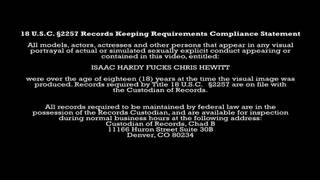 Chris Hewitt é feliz na cama fazendo sexo com Isaac Hardy