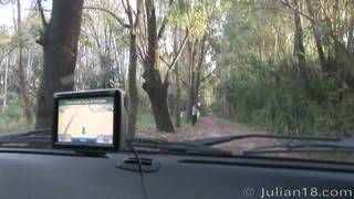 Motorista jovem fode o twink Julian na selva