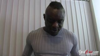 Doutor Lacey fuma um enorme pênis preto