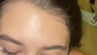 Jovem safada é fodida no quarto com prazer Jovem safada é fodida no quarto com prazer