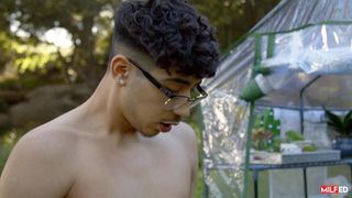 Jenna Starr quer ser fodida na estufa