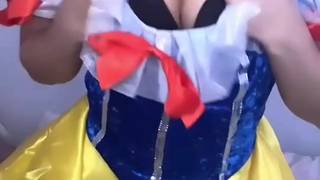 A Branca de Neve está com tesão e sente falta dos anões A Branca de Neve está com tesão e sente falta dos anões