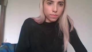 A tranny Candy gosta de levar o vibrador de vidro em seu cu A tranny Candy gosta de levar o vibrador de vidro em seu cu