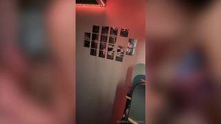 Ele chuta a bunda da minha namorada quando não estou por perto