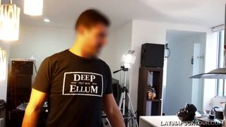 A chupadinha que a ruiva faz pra ele é apenas o começo do anal