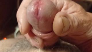 Punheteiro maduro ejacula em close-up em câmera lenta Punheteiro maduro ejacula em close-up em câmera lenta