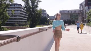 Diana sabe que todos gostam de vê-la nua nas ruas.