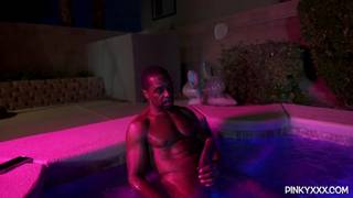 Alycia Starr, ninfomaníaca de seios fartos, quer um pau preto