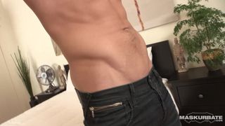 A primeira audição do moreno Jayden à masturbação!