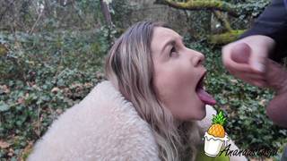 Louise é uma loira francesa chupando pênis ao ar livre Louise é uma loira francesa chupando pênis ao ar livre