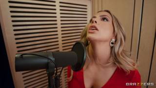 Kenia Music se aquece ao transar com o grande Danny D