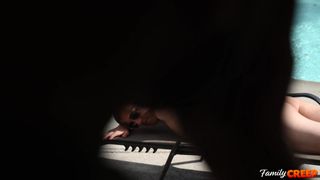 O padrasto Jaxon Valor surpreende Zac, seu enteado, nu