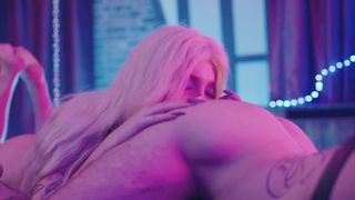 Gracie Jane realiza uma foda pansexual com Viktor Belmont