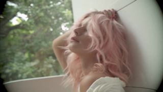 Cada vez gostamos mais das tetas da Jess Davies em um porno