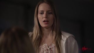 Scarlett, junto a Kenna e Scarlit, decidem expressar suas vontades de foder