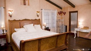 Jade Venus fodendo com uma garota e uma trans ao mesmo tempo